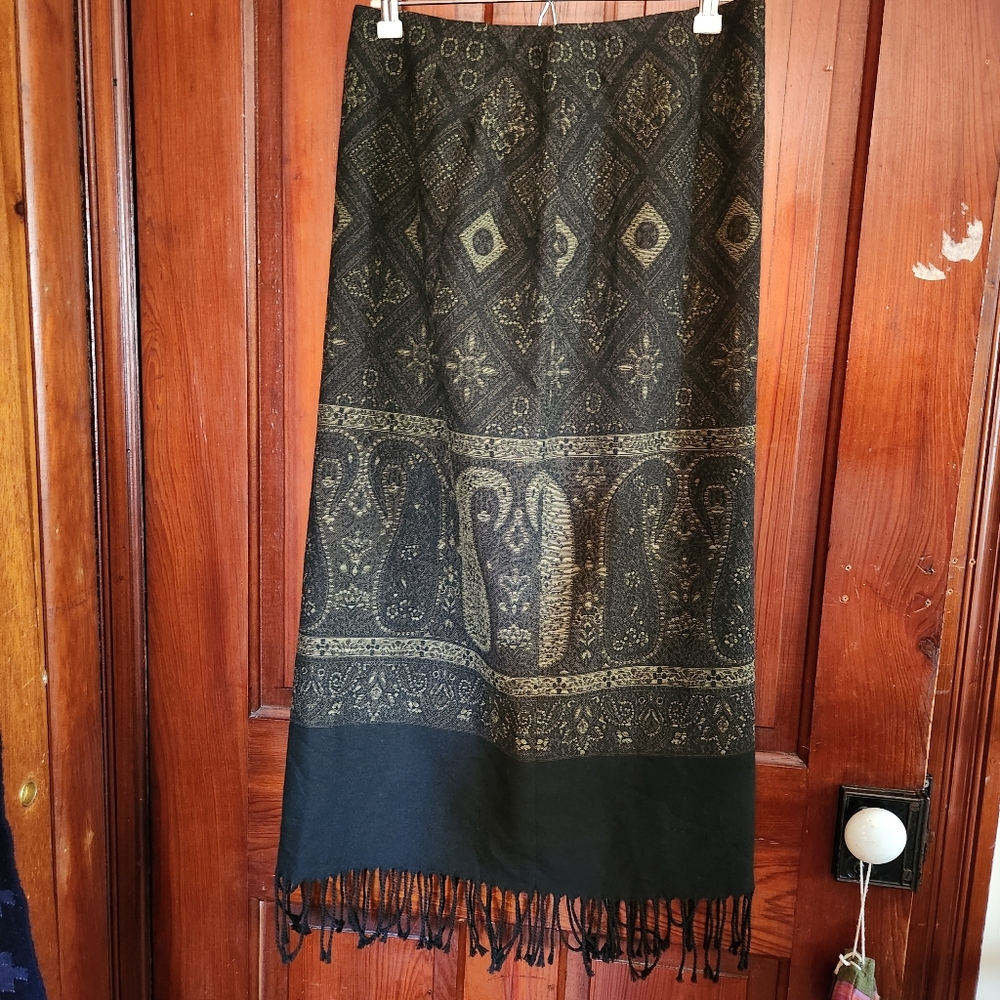 Parisian Signature Fringe Skirt Size 8